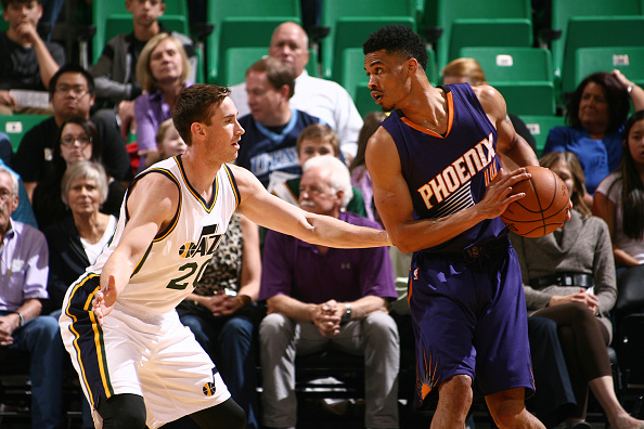 更是雄鹿重 更是雄鹿重