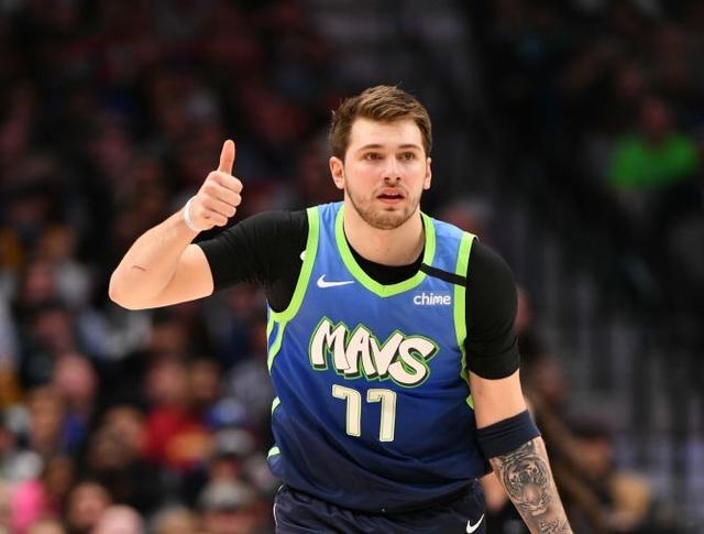 与年轻队友 与年轻队友